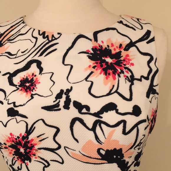 Dress - Picture 3 of 11